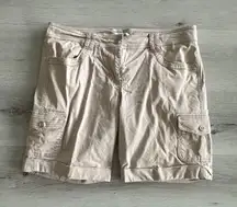 White House Black Market Bermuda/Cargo Shorts Tan 8 EUC