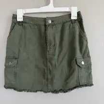 NWT Aeropostale Army Green Short Skirt Cargo Pockets Sz Medium Raw Hem