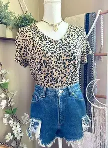 Old Navy  Leopard Cheetah Animal Print Wear Everywhere V Neck T Shirt