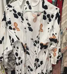 Cover up Top light airy & beachy resort wear