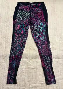 Avia pink blue and purple geometric print athletic leggings NWOT