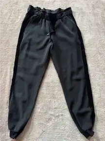 Lululemon Women's On The‎ Fly Jogger Black Pants Drawstring Velvet Stripe Size 6