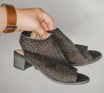 American Eagle | Black Slip On‎ Shoes Heels 6W
