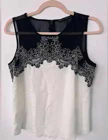 White House Black Market Lace Sleeveless  Blouse Size 6