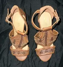 🎄Y not? Womens High Heels Sandals Sz 7.5 Strappy Cut Out Tan Strappy Sandals