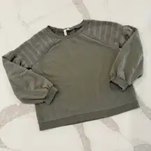 Cable & Gauge Cropped Sweatshirt Womens Medium Smocked Shoulder Army/Olive Green