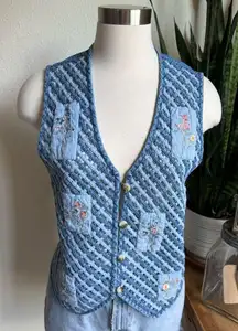 Title:
Vintage Floral Embroidered Denim Vest‎ Cottagecore open weave patchwork