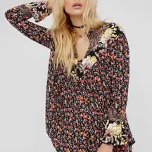 Free People Wildflower Fields Henley Top, Size M, EXCELLENT!