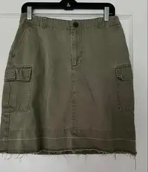 Gap size 6 army green cargo skirt