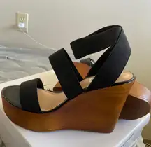 Blondy Black Wedge