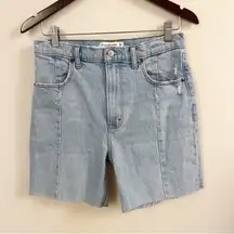 Abercrombie & Fitch Ultra High Rise 90s Straight Jean Exposed Seam Shorts Size 6