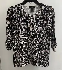 Investments petites Black/White Geometric 3/4 Sleeve Top, PS
16” from pit to pit