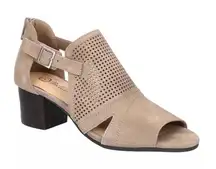 Bella Vita Women's Illiana Block Heeled Sandals 9.5 w