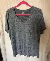 Athletic Works Woman’s Grey And Black T-Shirt Size XXL