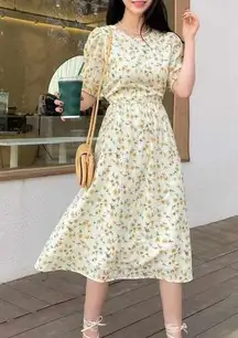 DAZY Ditsy Floral‎ Print Puff Sleeve Tie Back Dress