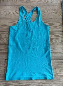 Brooks moving comfort tank top size medium