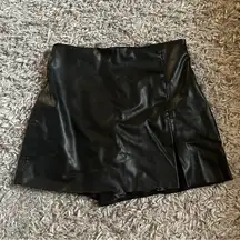 Zara black faux leather high rise skort size large