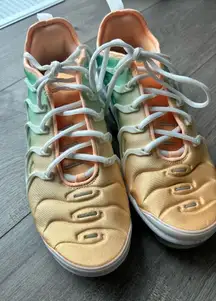 Nike Vapormax size 7.5 Women's White Light Menta AO4550-100