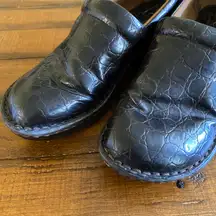 •Woman’s b.o.c. slip on shoes• Size 6