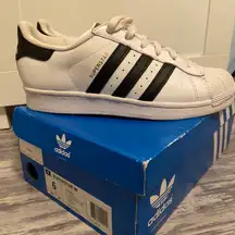 Adidas Superstars Sneakers