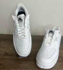 Nike NEW Air Force 1 Fontanka Triple White Iridescent Women's Shoe Size 8.5