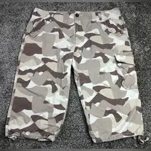 Old Navy  Women’s Camouflage Camo Cargo Shorts Size 14