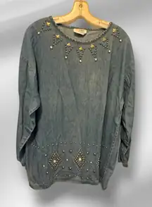 Vintage Visage Embellished Top‎