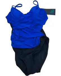 Aqua Green Women's Blue and Black One Piece Swimsuit - Size Medium - NWT