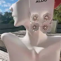 Aldo white flowers drops earrings