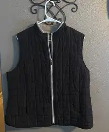 Women’s black fleece lined Quilted vest with pockets