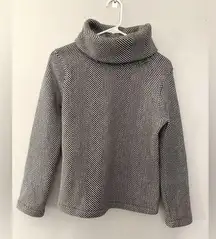 J. Crew Turtleneck Sweatshirt Sweater Zig Zag Pattern White Black Size S