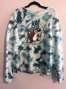 Buc-ee's Sweatshirt tie dye blue size M Beaver Women men Sweater pullover