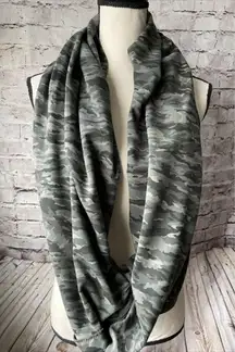 Lululemon Women's‎ Green Camouflage Print Vinyasa Scarf One Size