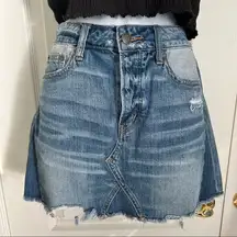 AEO American Eagle Outfitters Distressed denim jean Micro-mini Skirt Size 4