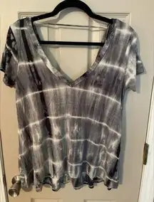 Ezra vintage tie dye tunic top with back keyhole design.