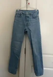 501 Mid Wash Straight Legged Women’s Jeans with Button Up Fly