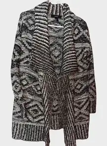 Dreamers Monochrome Geometric Aztec Pattern Women's Cardigan