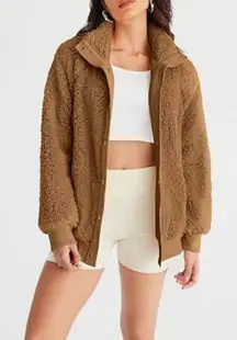 Merokeety tan Sherpa snap front shacket size M