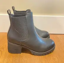 MIA Jonna Lug Sole Chelsea Boots