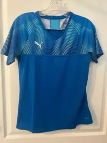 New Womens‎ Puma Soccer jersey sz small​