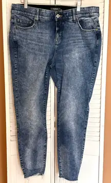 Torrid Plus Size 18R 18 regular Bombshell Premium Stretch Skinny Jeans raw hem