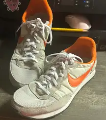 Nike Challenger OG 'Light Bone Starfish' sneaker Women’s 9.5.