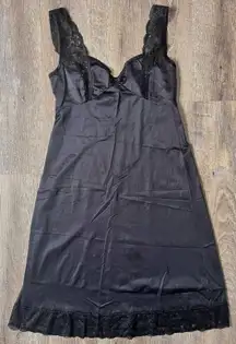 Vintage BALI Full Slip Night Gown Black Size 36, M-L lace trim‎