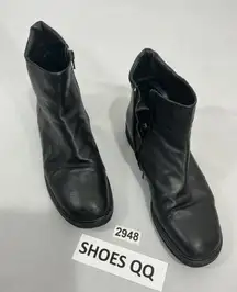 Womans Calvin Kleins 9.5 M Black Leather Zip Up Ankle Booties