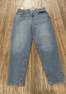 Levi’s Jeans‎ Womens Size 33 High Waisted High Rise Mom Tapered Med Wash