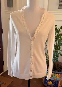 New York & Company NWOT Cream V Neck Ruffle Cardigan w/ Beautiful Unique Buttons
