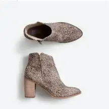 Mia Tracee WIDE Animal Print Heeled Zip Bootie in Leopard Size 6W NWOB