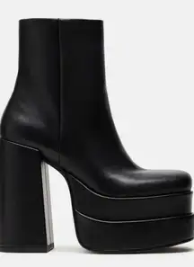 Steve Madden Black Cobra Boots