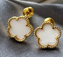 18K Pearlized Clover Earrings Glamorous 