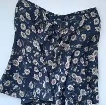 EXPRESS Vintage 90s  navy floral daisy flutter shorts, size medium